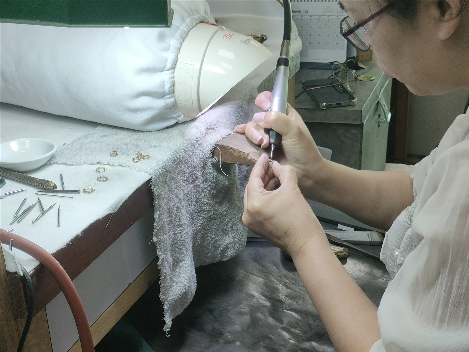 Jewelry setting and finishing work